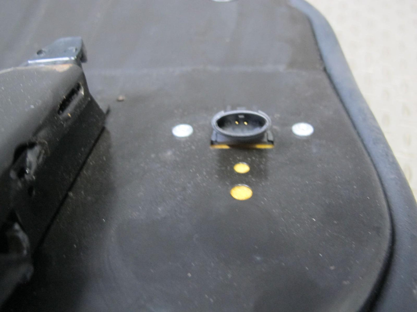 07-11 Mercedes W164 ML63 AMG Rear Right Seat Lower Cushion Leather Black OEM