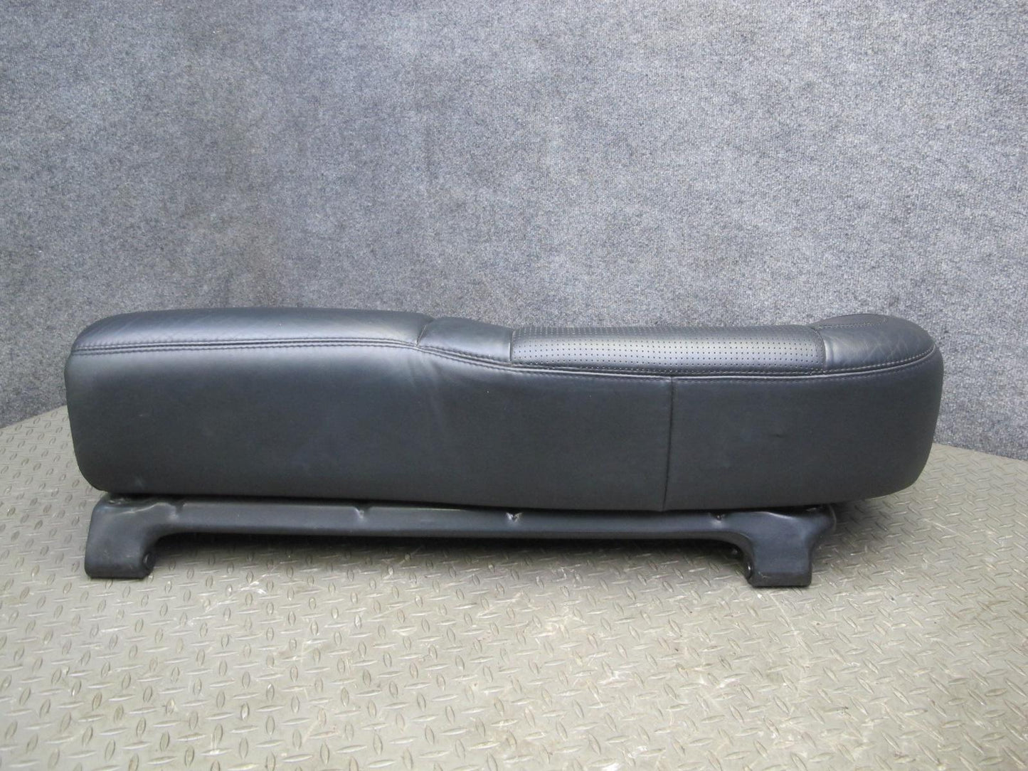 07-11 Mercedes W164 ML63 AMG Rear Left Seat Lower Cushion Leather Black OEM