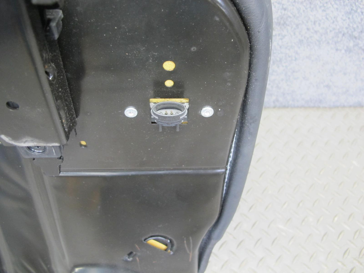 07-11 Mercedes W164 ML63 AMG Rear Left Seat Lower Cushion Leather Black OEM