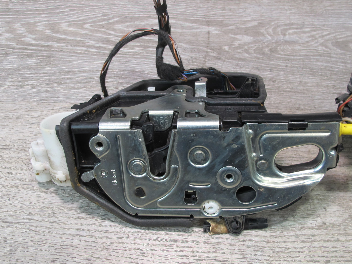 2008-2014 BMW E71 E72 X6 Front Left Door Lock Latch Actuator w Soft Close