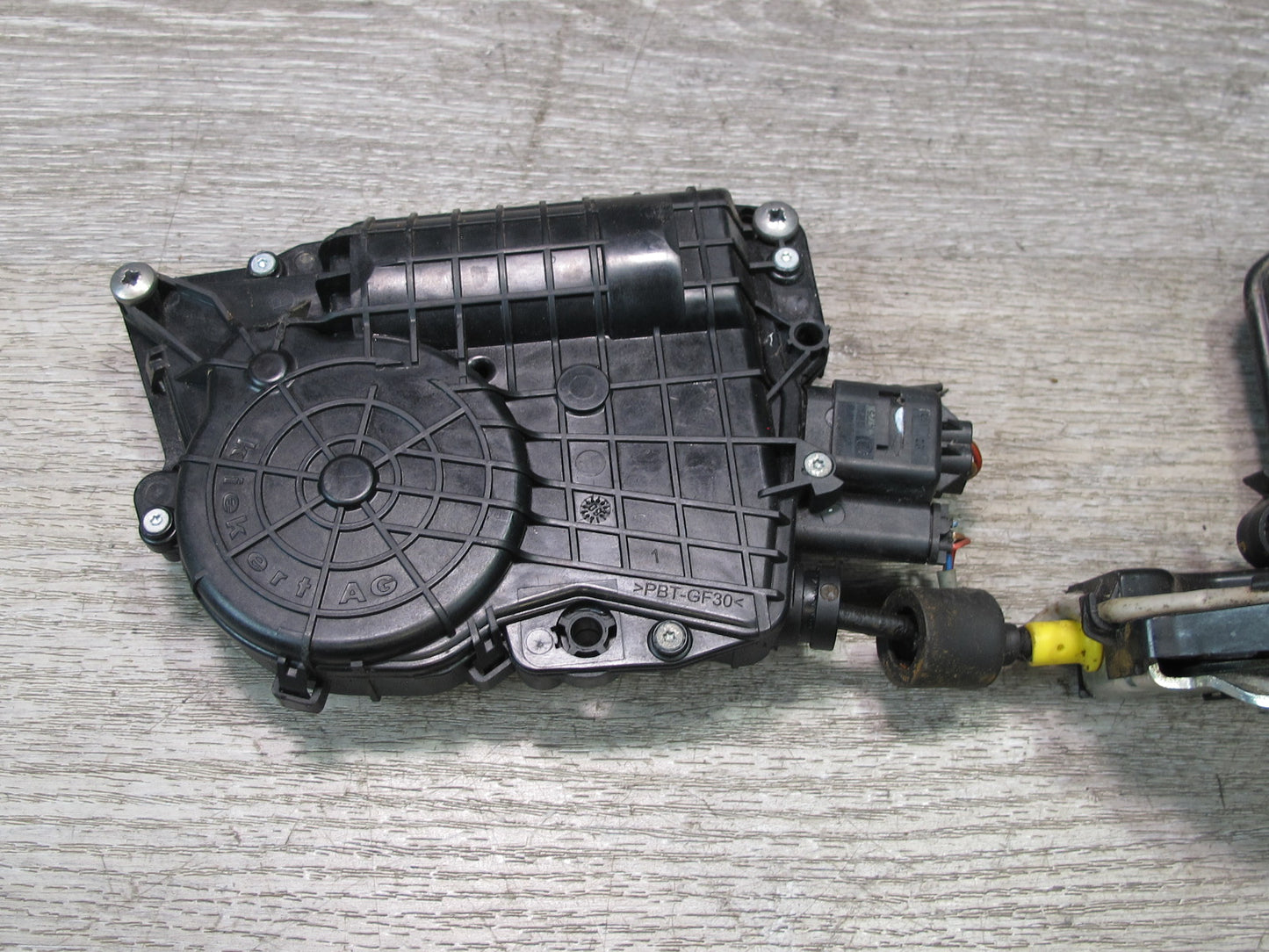 2008-2014 BMW E71 E72 X6 Front Left Door Lock Latch Actuator w Soft Close
