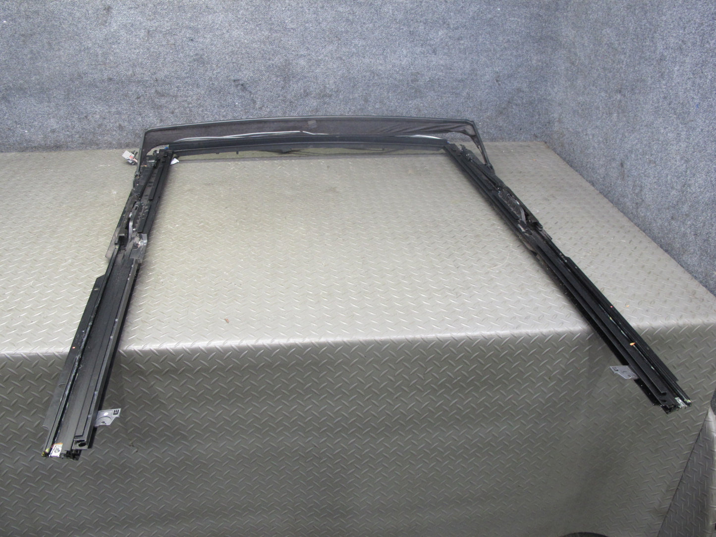2013-2022 Land Range Rover L405 Sunroof Guide Track Rail Frame w Deflector