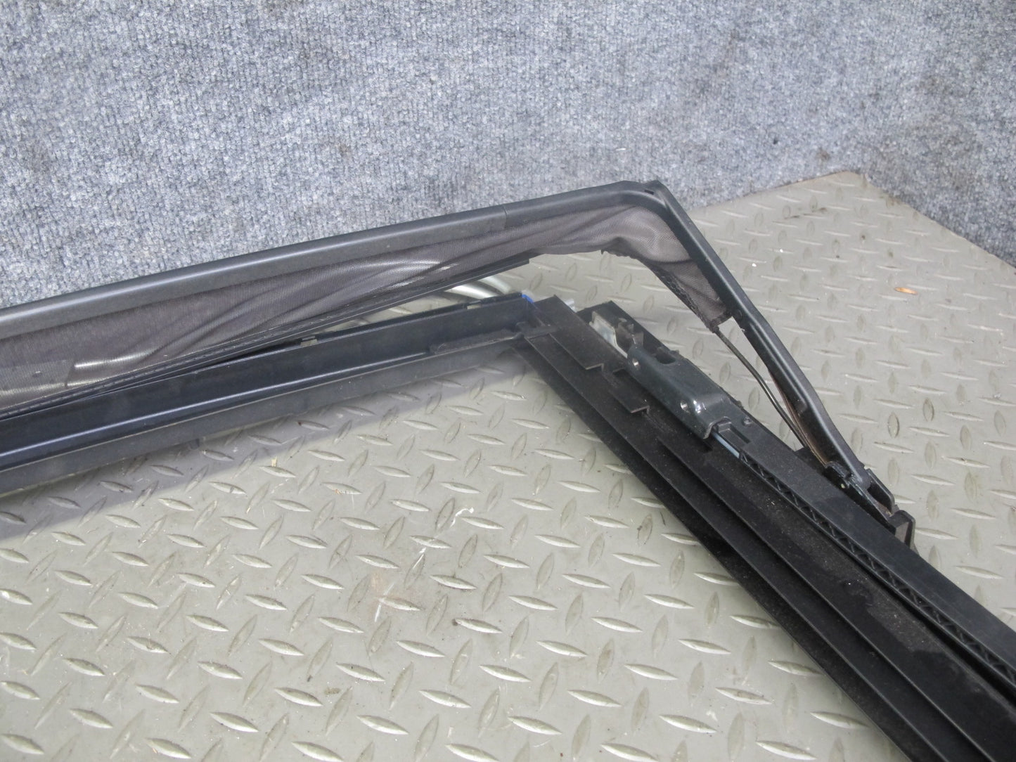 2013-2022 Land Range Rover L405 Sunroof Guide Track Rail Frame w Deflector