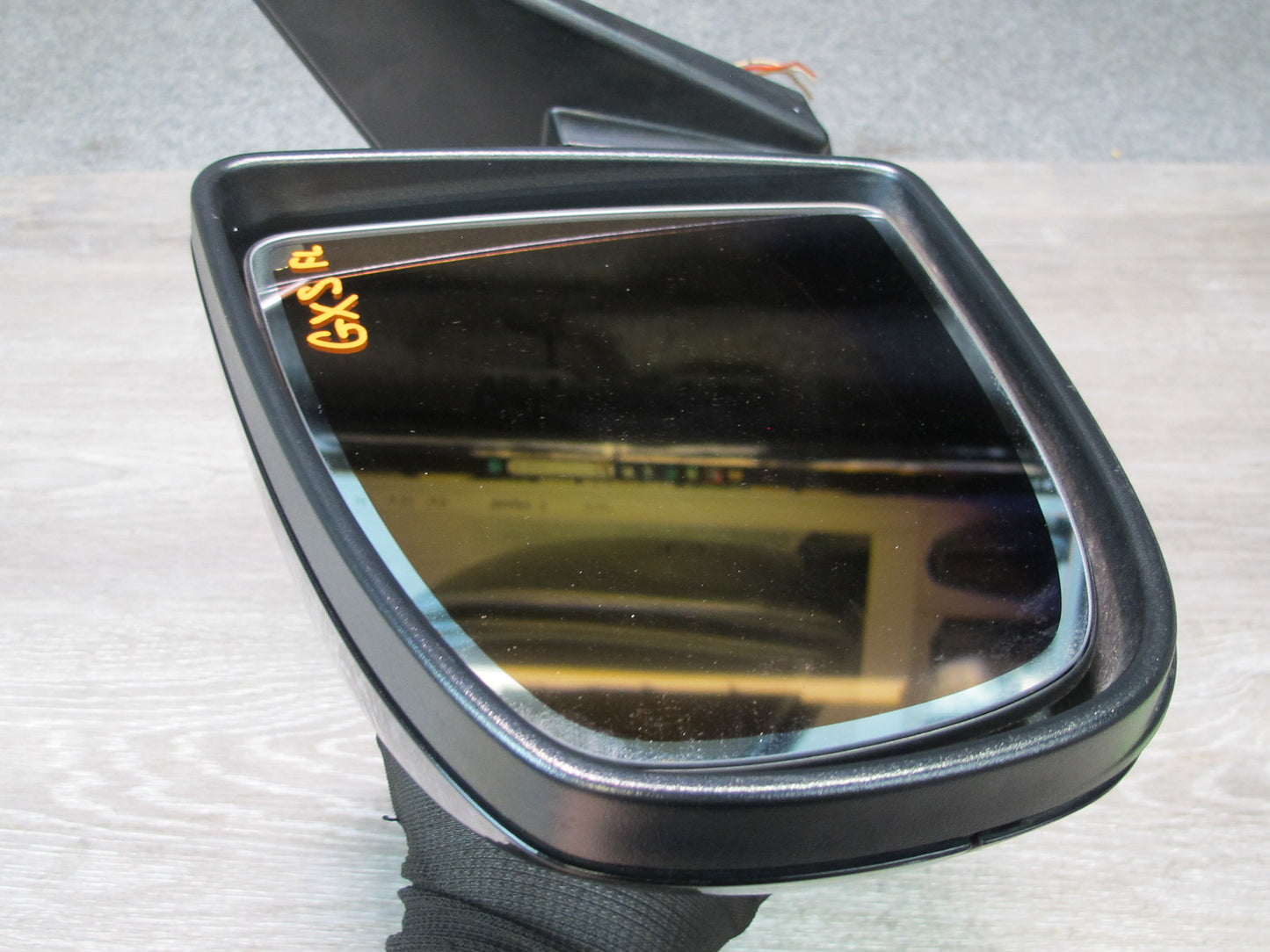 2008-2014 BMW E71 E72 X6 Left Exterior Side View Mirror Glass Discoloration