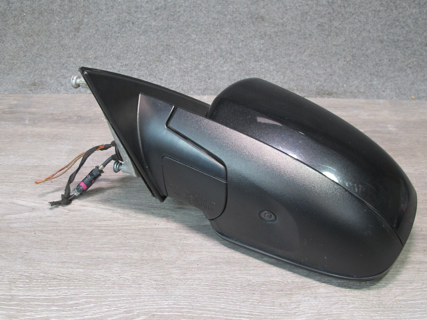 2008-2014 BMW E71 E72 X6 Left Exterior Side View Mirror Glass Discoloration