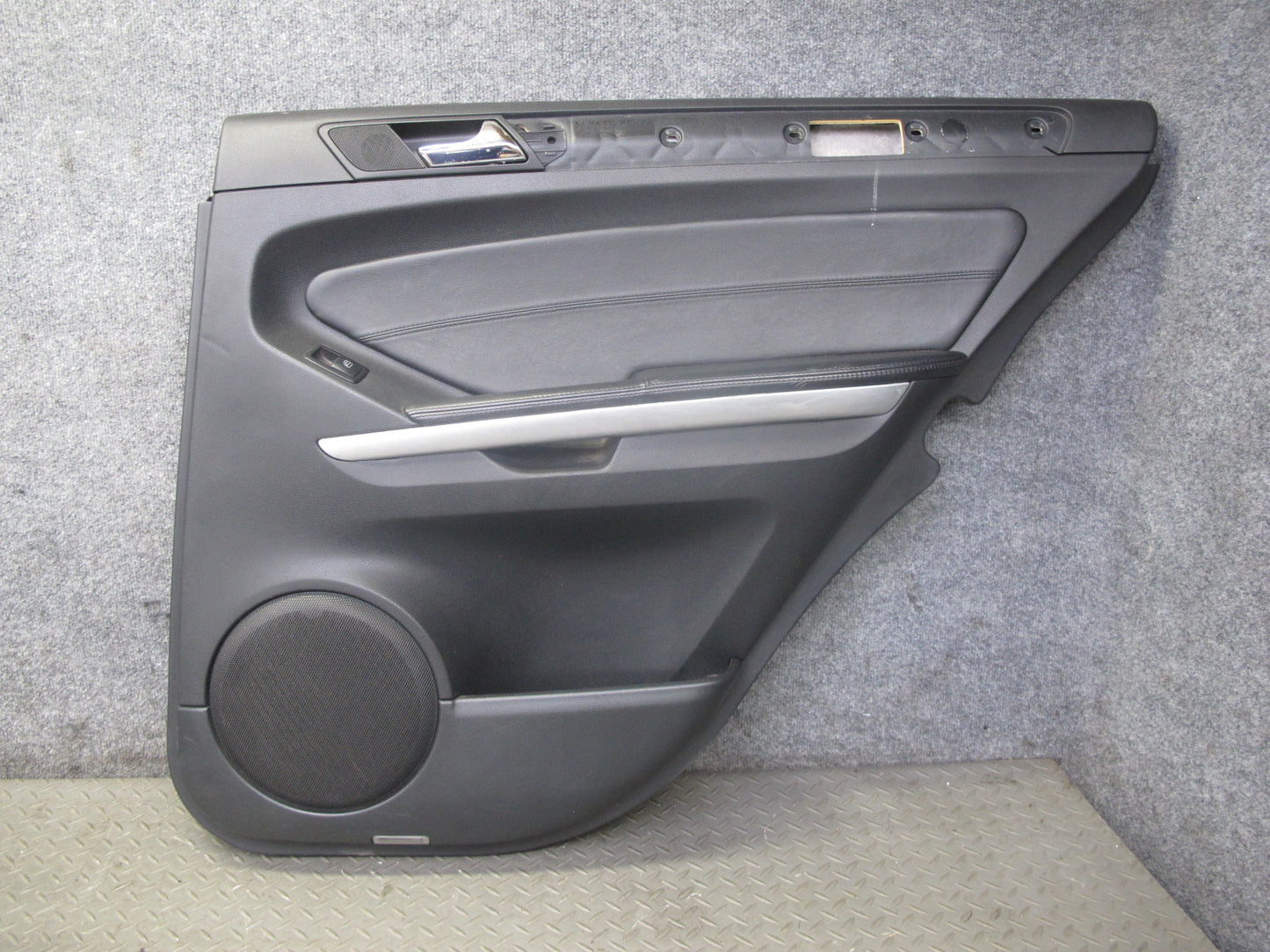 07-11 Mercedes W164 ML63 AMG Set of 2 Rear Left & Right Interior Door Panel OEM