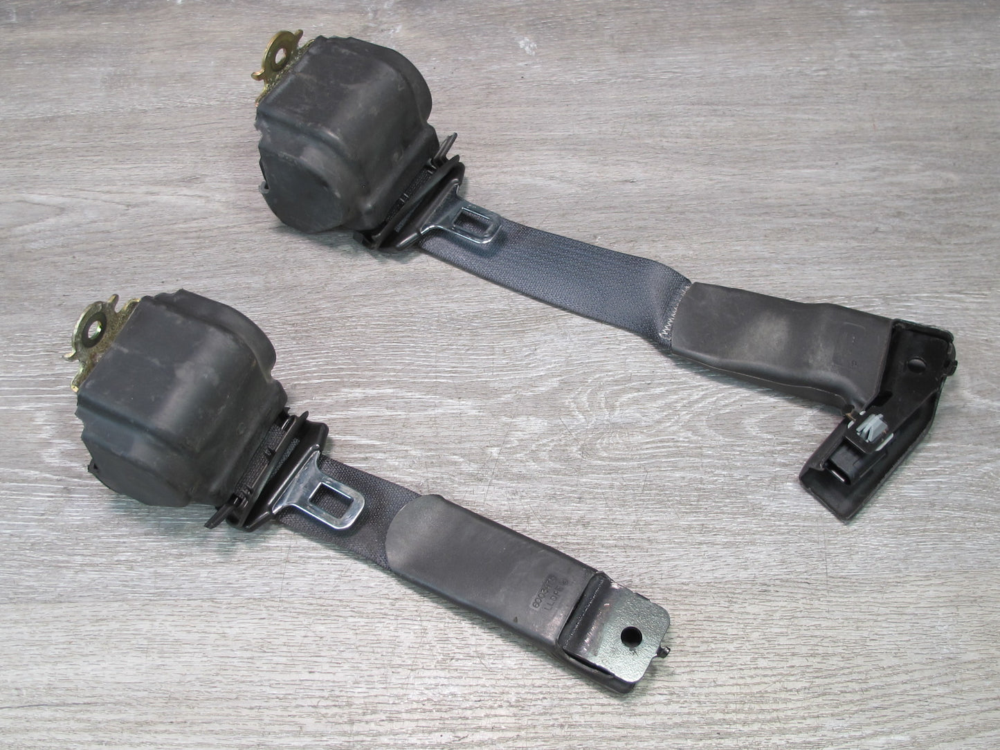 04-09 CADILLAC XLR FRONT LEFT & RIGHT SIDE SEATBELT RETRACTOR SET OEM