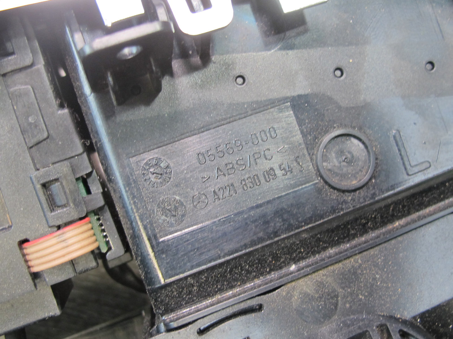 07-13 Mercedes W221 S-class Dash Center A/C Air Vent w Clock 2218300954 OEM