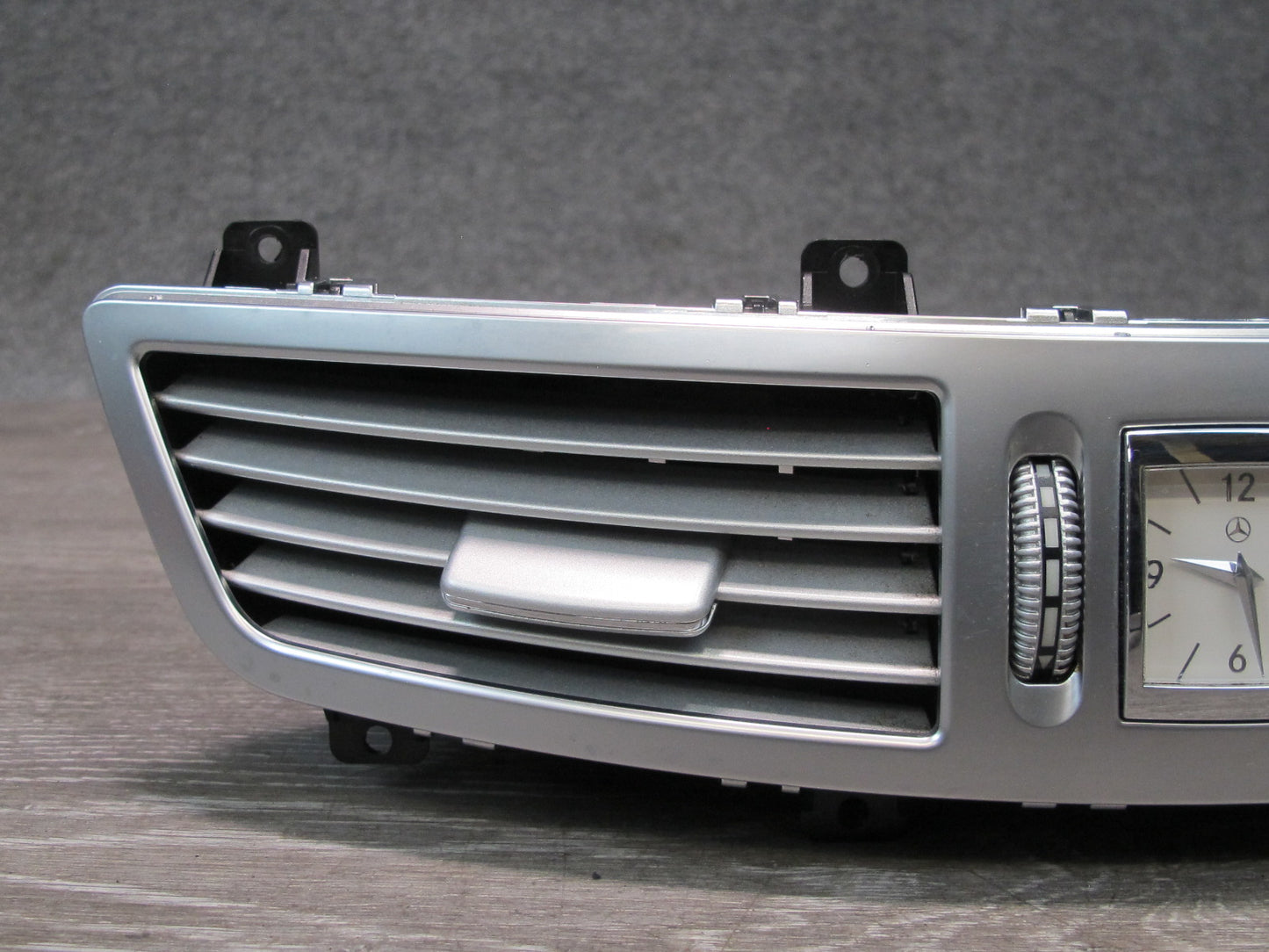 07-13 Mercedes W221 S-class Dash Center A/C Air Vent w Clock 2218300954 OEM