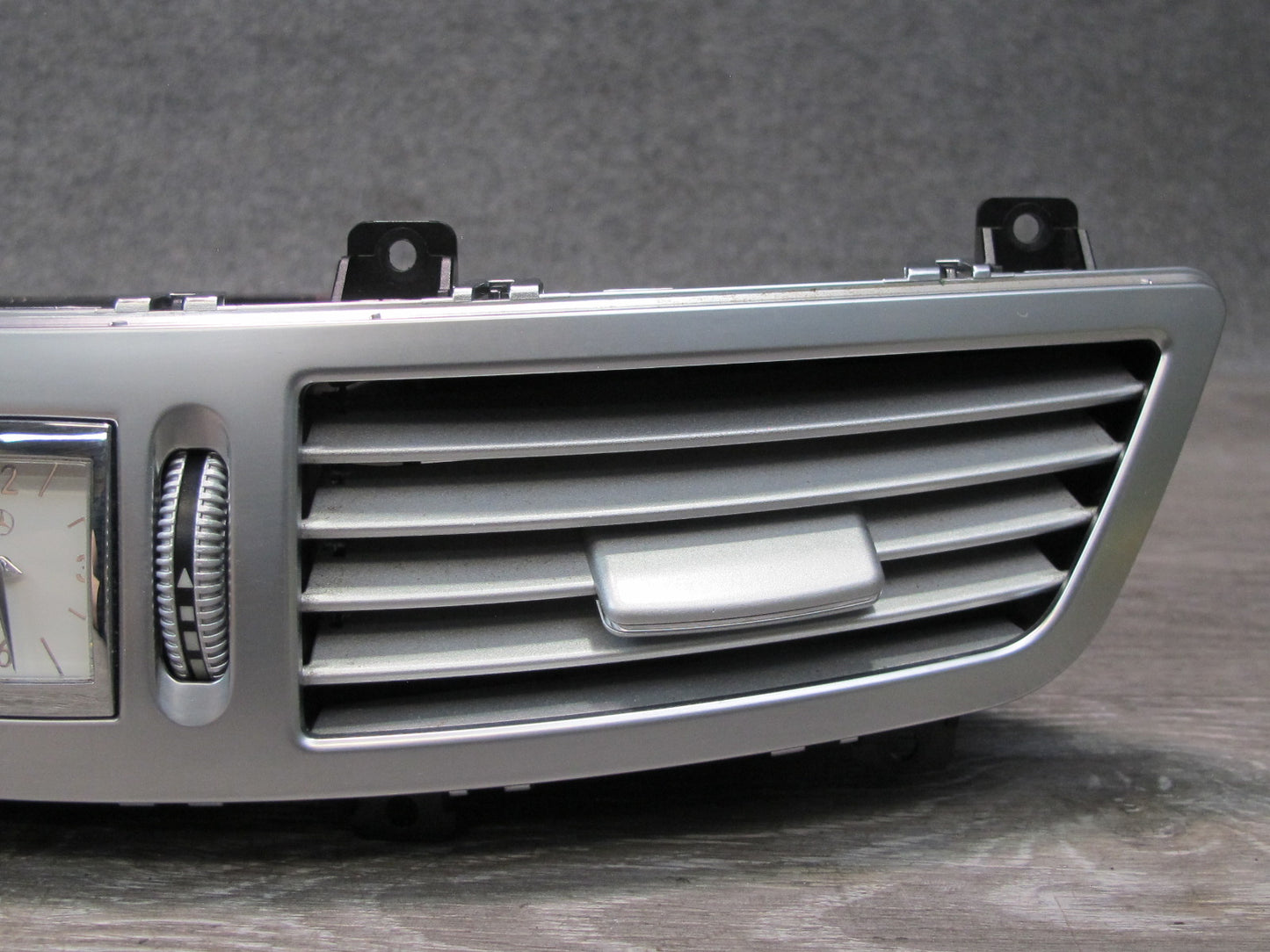 07-13 Mercedes W221 S-class Dash Center A/C Air Vent w Clock 2218300954 OEM