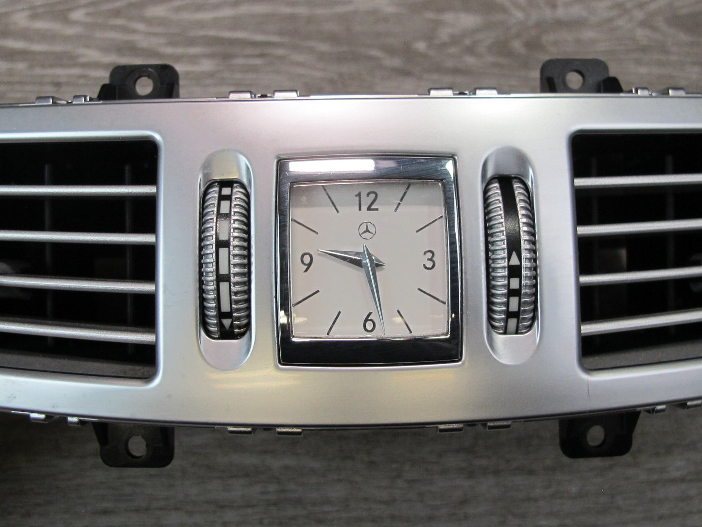 07-13 Mercedes W221 S-class Dash Center A/C Air Vent w Clock 2218300954 OEM