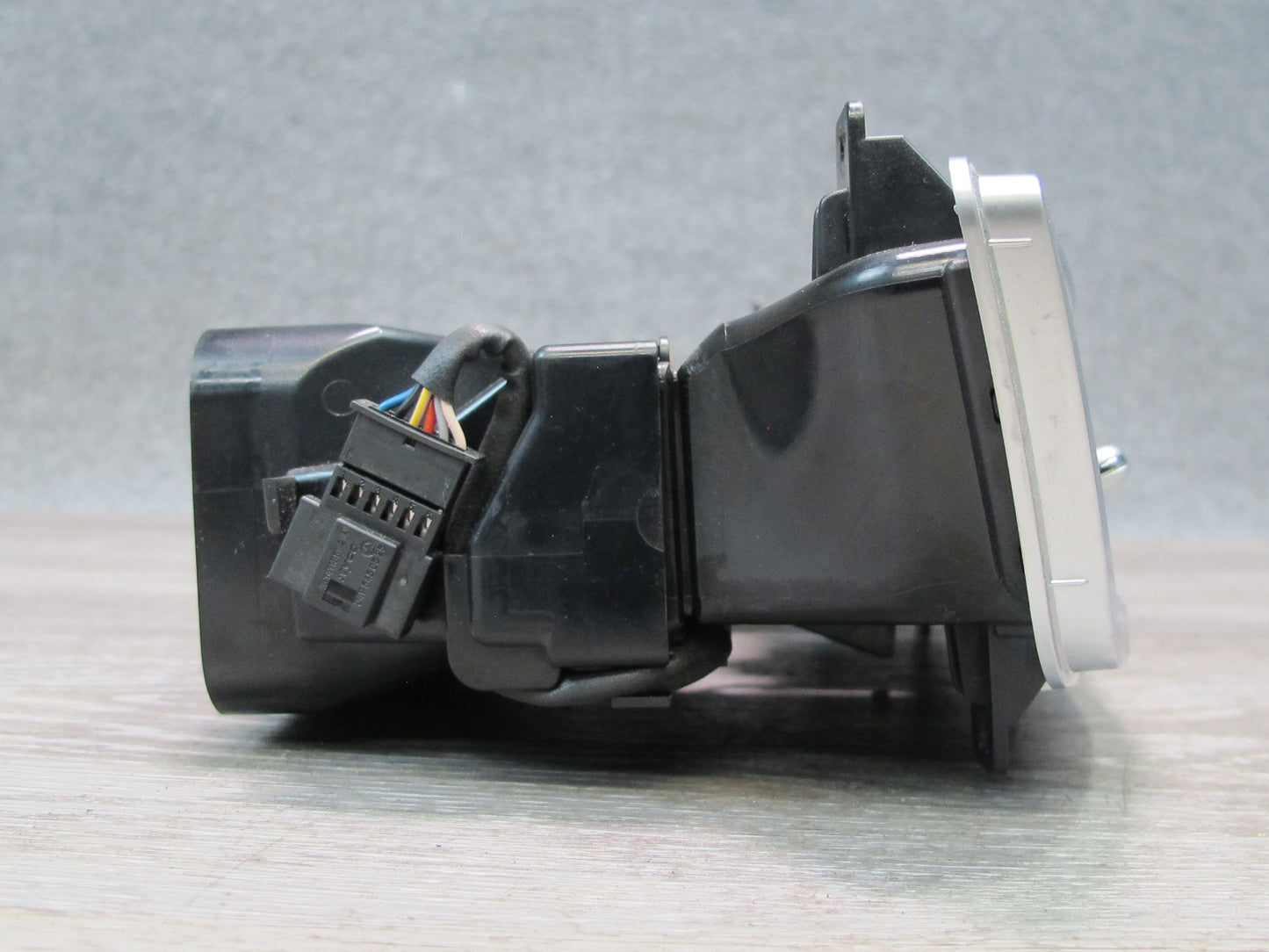 07-13 Mercedes W221 S-class Dash Center A/C Air Vent w Clock 2218300954 OEM