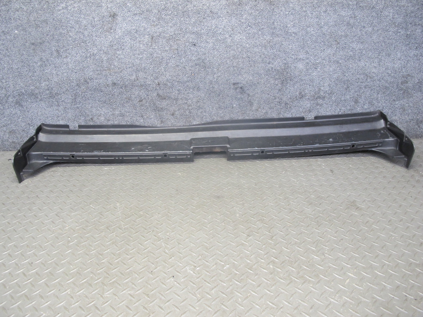 91-95 BMW E34 5-SERIES Sedan Rear Trunk Sill Scuff Plate Trim Cover 8126559 OEM