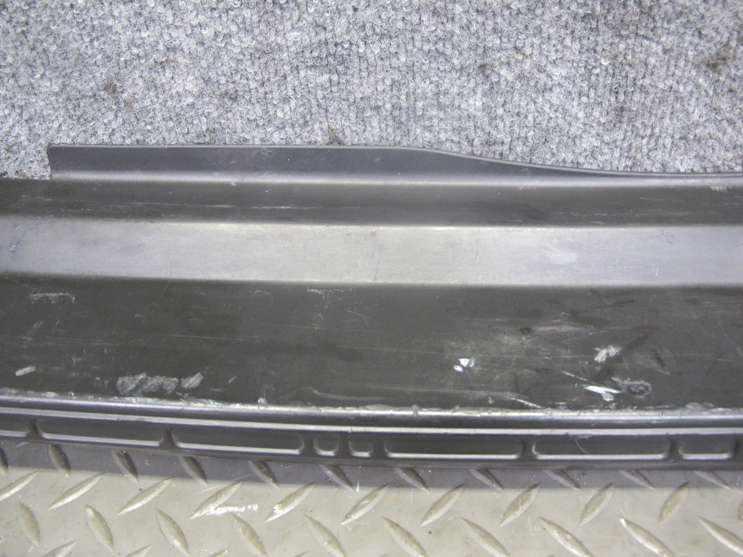 91-95 BMW E34 5-SERIES Sedan Rear Trunk Sill Scuff Plate Trim Cover 8126559 OEM