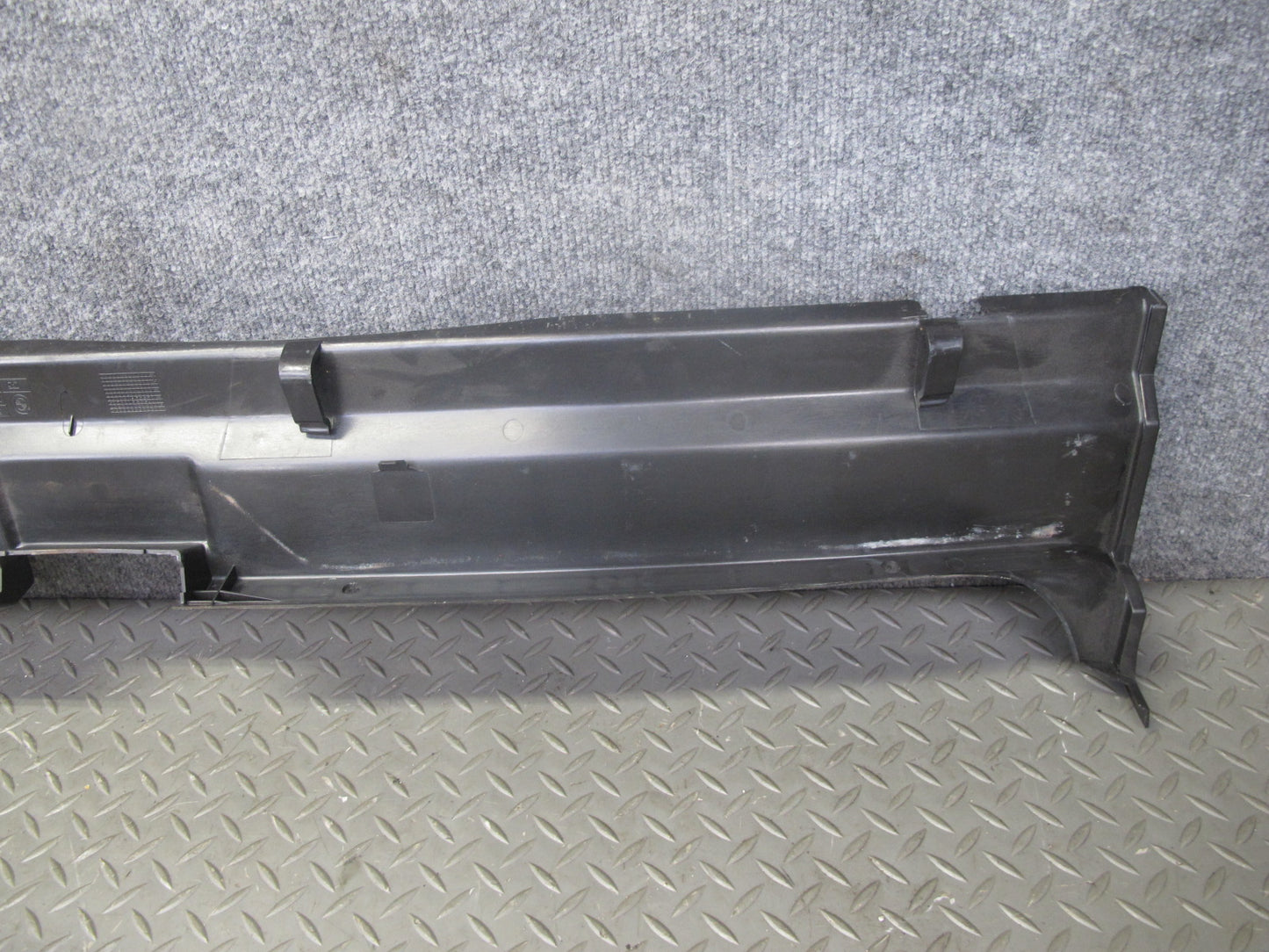 91-95 BMW E34 5-SERIES Sedan Rear Trunk Sill Scuff Plate Trim Cover 8126559 OEM
