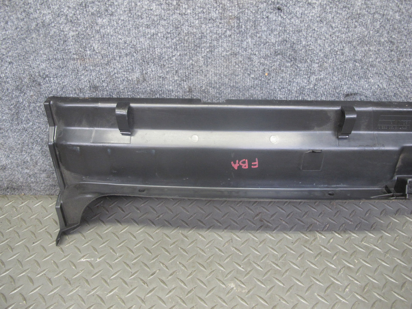 91-95 BMW E34 5-SERIES Sedan Rear Trunk Sill Scuff Plate Trim Cover 8126559 OEM