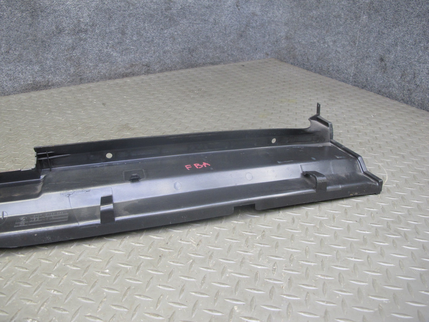 91-95 BMW E34 5-SERIES Sedan Rear Trunk Sill Scuff Plate Trim Cover 8126559 OEM