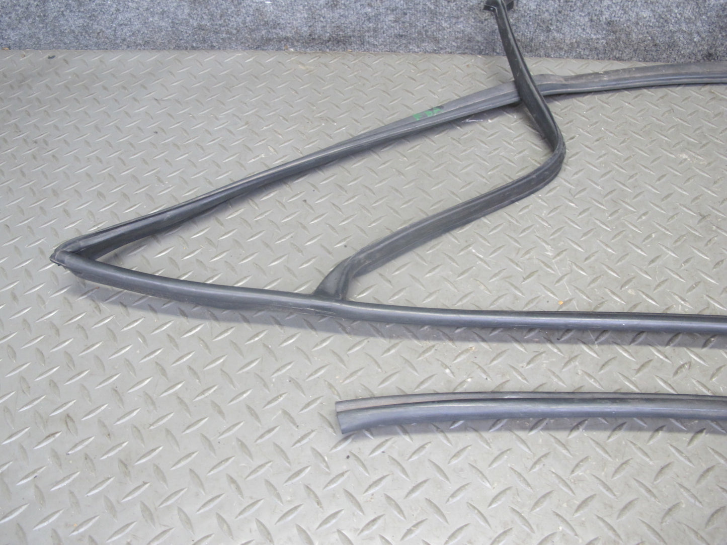 89-95 BMW E34 5-SERIES Engine Bay Weatherstrip Rubber Seal OEM