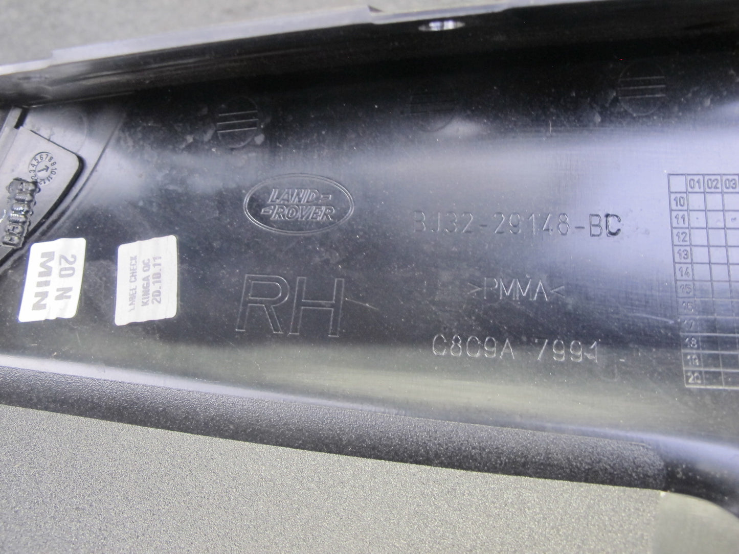 2012-2019 Range Rover Evoque L538 Rear Exterior D Pillar Trim Molding Panel Set