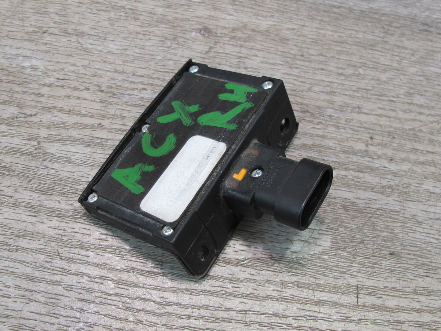 2004-2009 Cadillac XLR Front Right Pass Side Release Switch Button