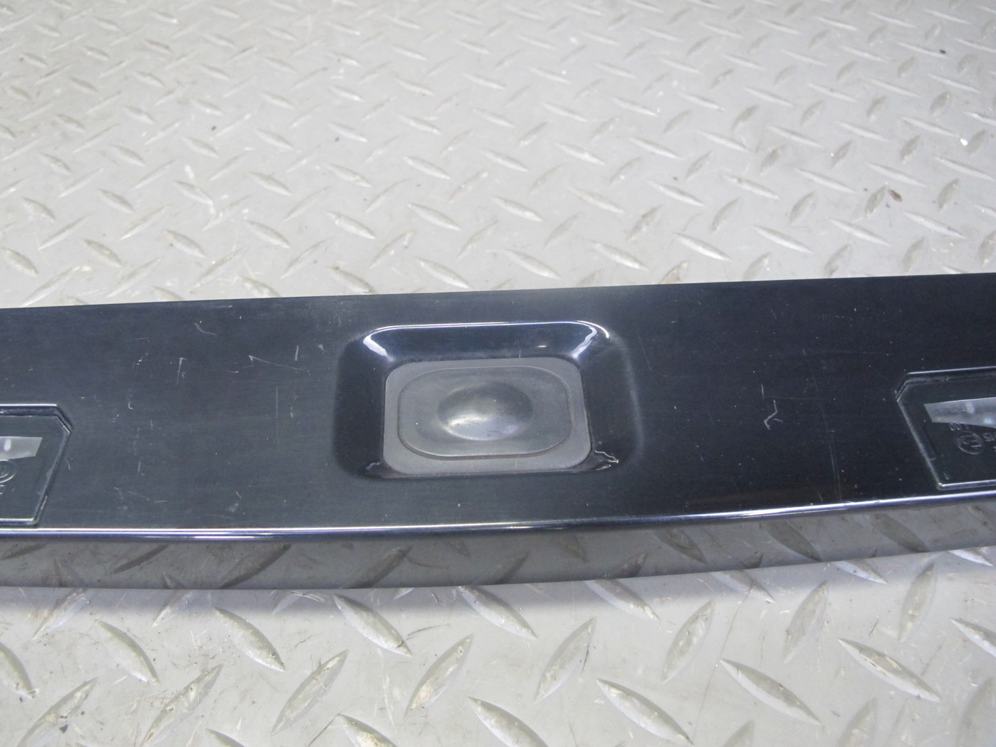12-15 Range Rover Evoque L538 Rear Trunk Lid Light Finisher Trim Panel w Camera