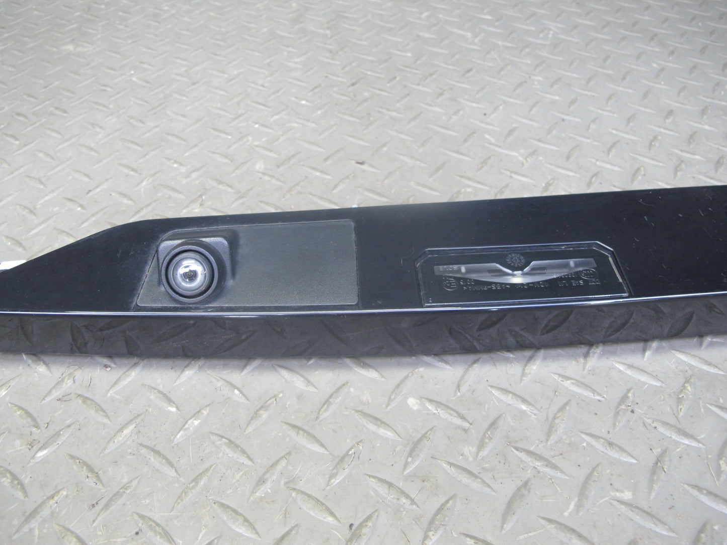 12-15 Range Rover Evoque L538 Rear Trunk Lid Light Finisher Trim Panel w Camera