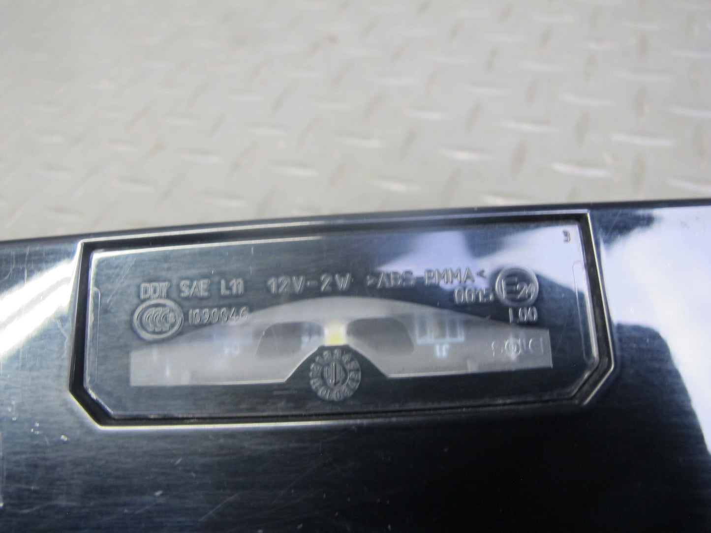 12-15 Range Rover Evoque L538 Rear Trunk Lid Light Finisher Trim Panel w Camera