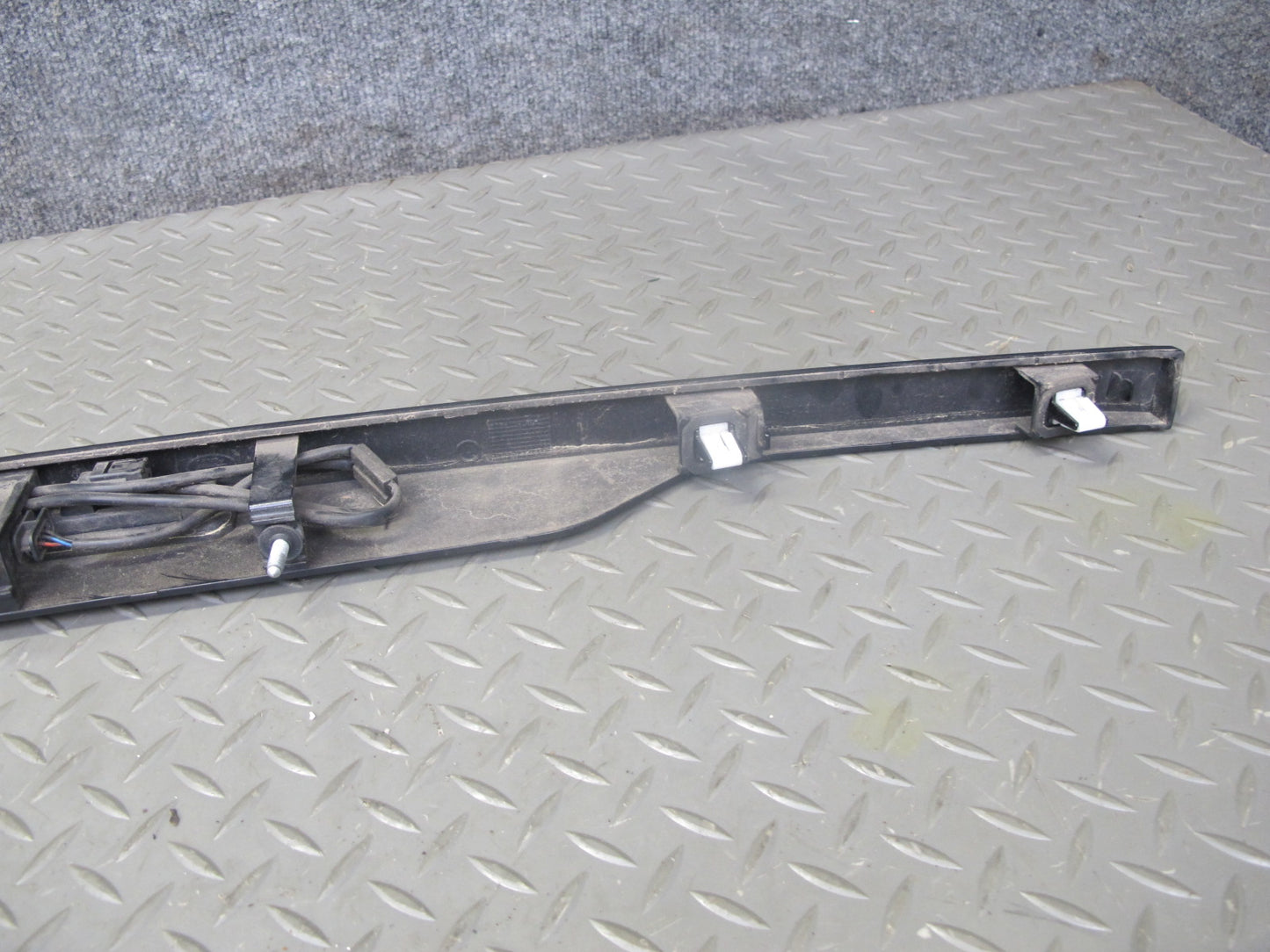 12-15 Range Rover Evoque L538 Rear Trunk Lid Light Finisher Trim Panel w Camera