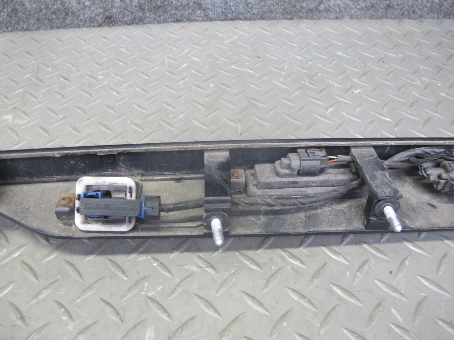 12-15 Range Rover Evoque L538 Rear Trunk Lid Light Finisher Trim Panel w Camera