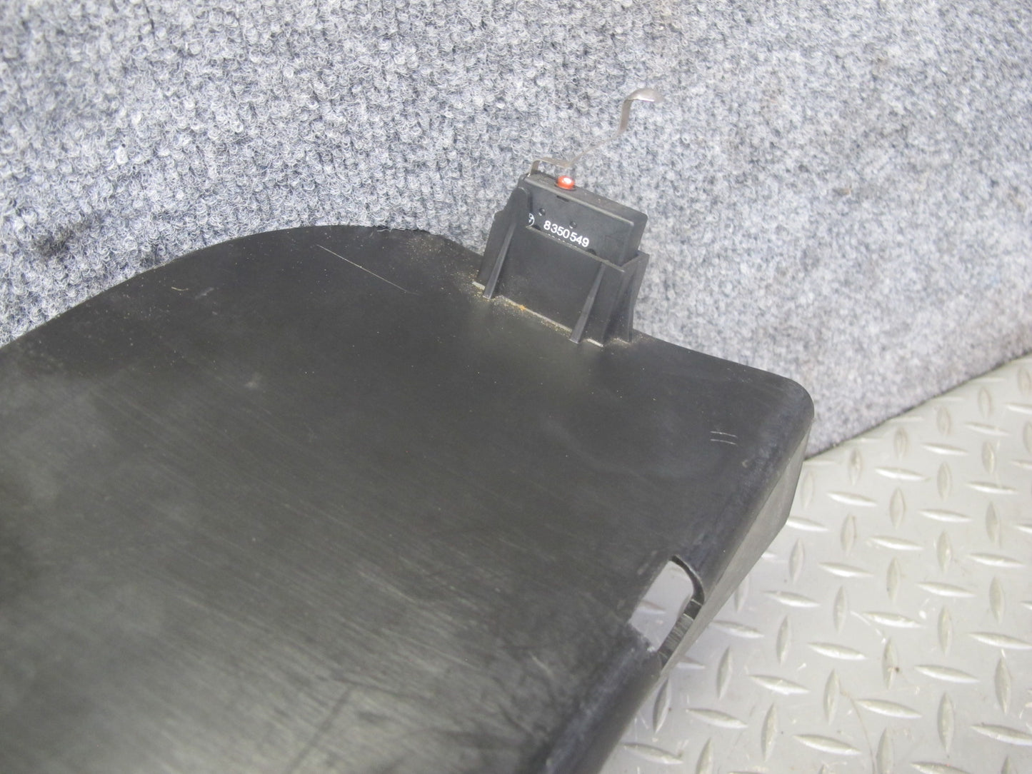 91-95 BMW E34 5-SERIES Sedan Rear Battery Cover w Micro Switch Assy 8350587 OEM