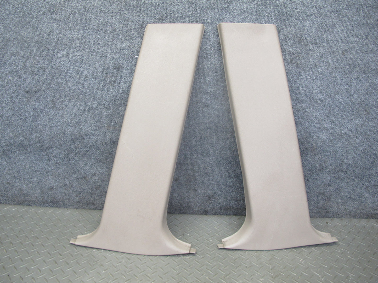 93-95 BMW E34 5-SERIES Set of 2 Left & Right Lower B-pillar Trim Cover OEM