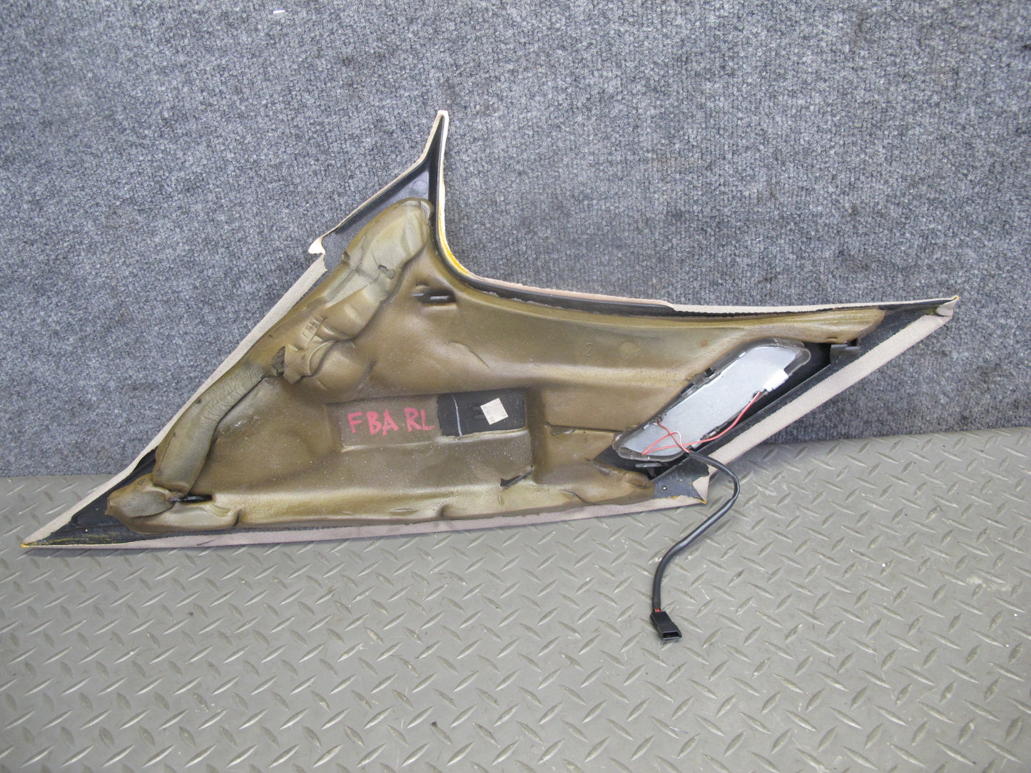 91-95 BMW E34 5-SERIES Sedan Rear Left & Right C-pillar Trim w Lights Set OEM