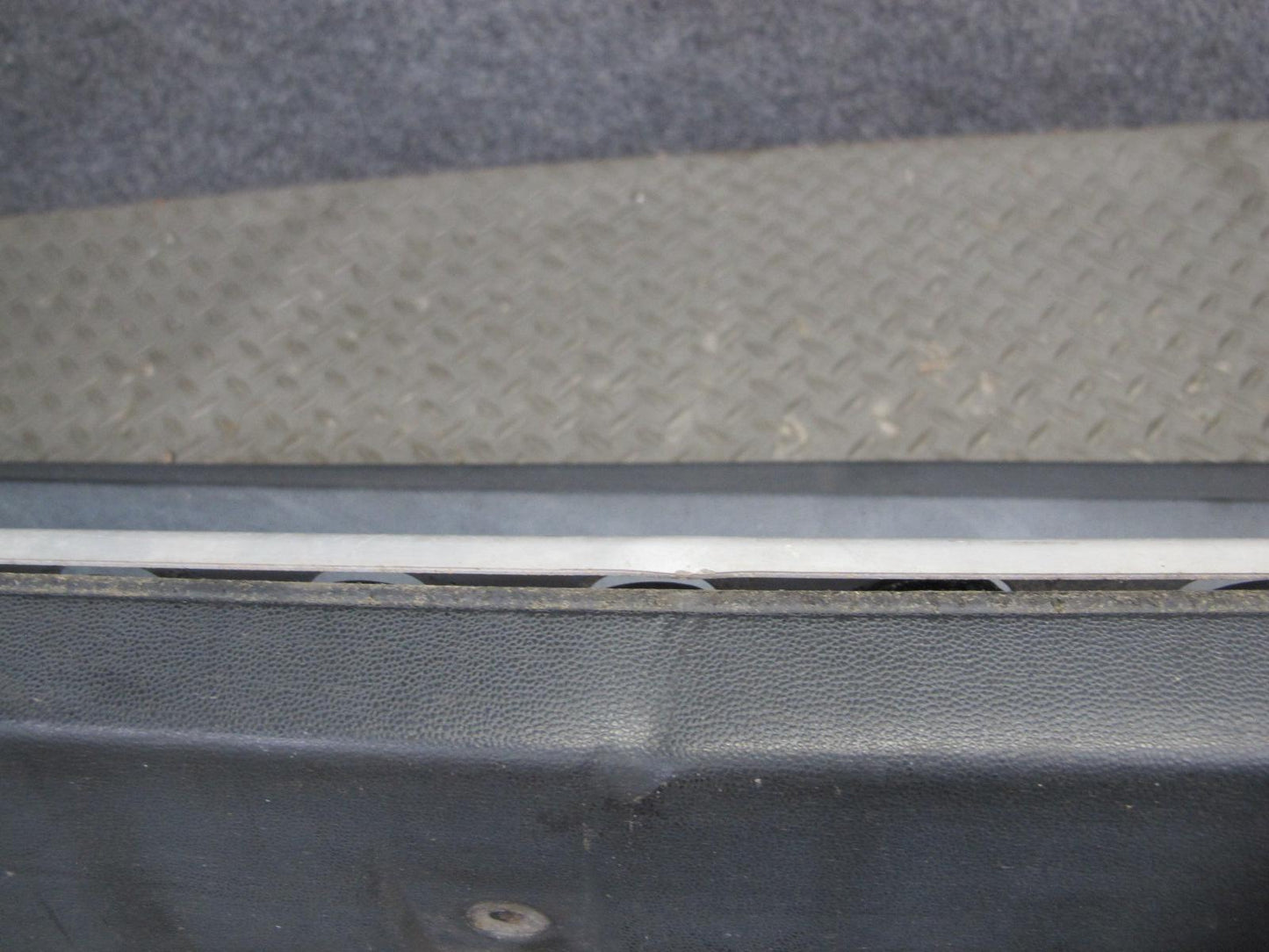 06-11 Mercedes W164 Ml-class Set of 2 Right & Left Running Board Step Panel OEM