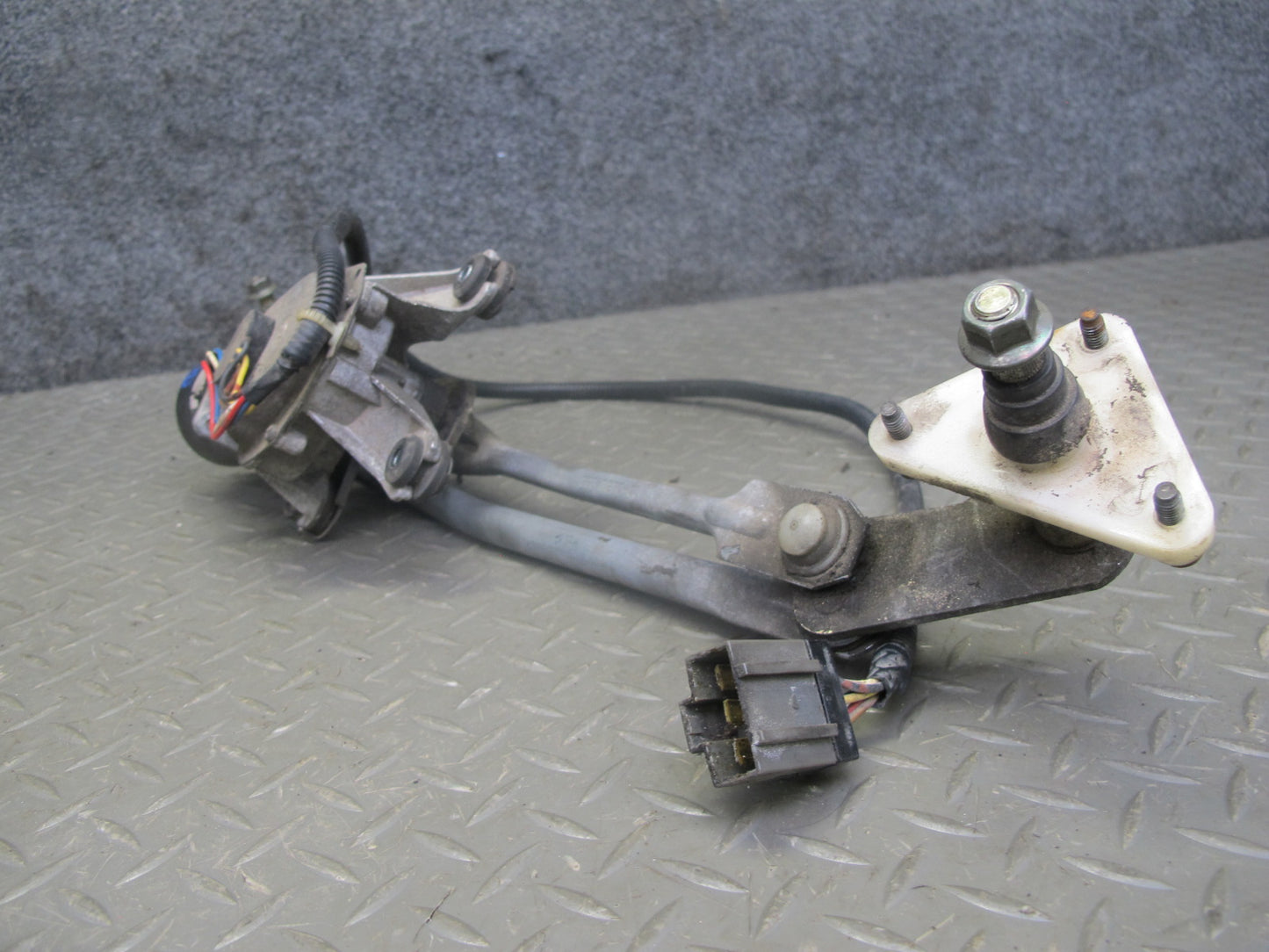 90-96 Nissan Z32 300ZX 2+0 Windshield Wiper Transmission Linkage w Motor OEM