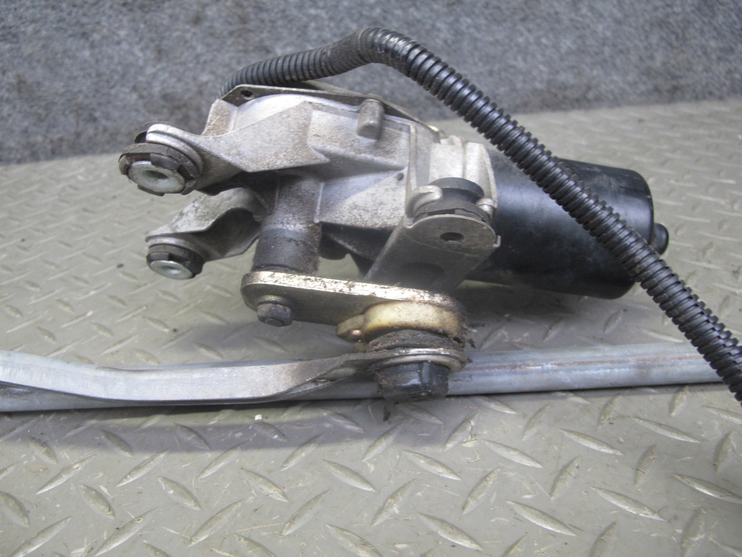 90-96 Nissan Z32 300ZX 2+0 Windshield Wiper Transmission Linkage w Motor OEM