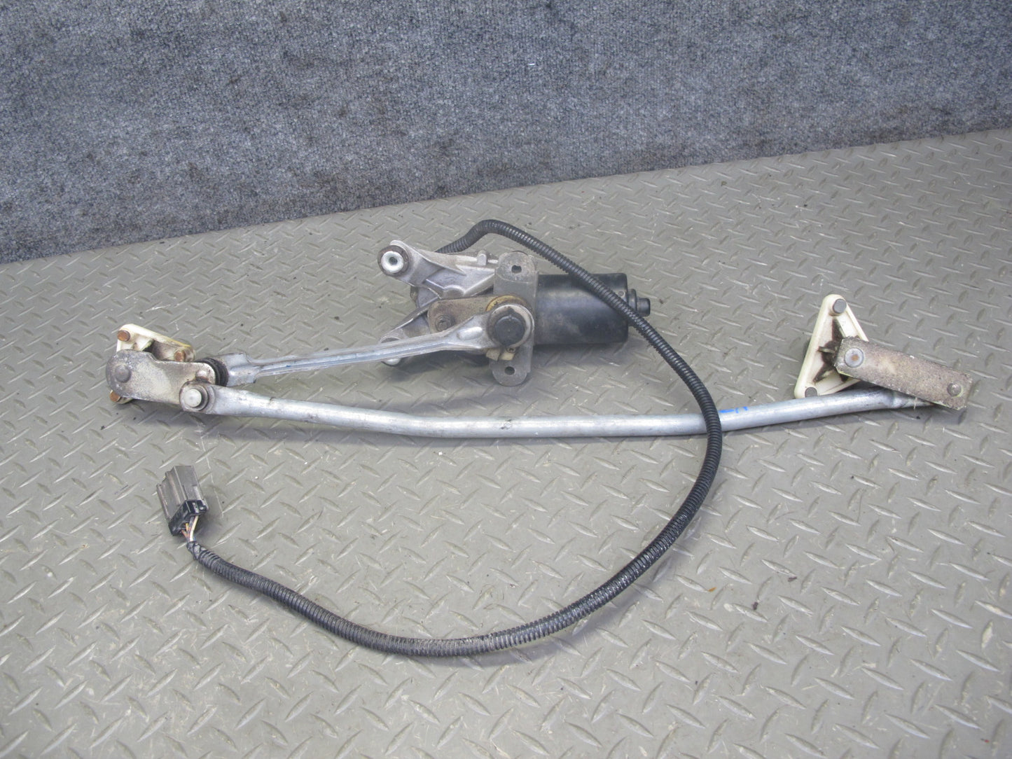 90-96 Nissan Z32 300ZX 2+0 Windshield Wiper Transmission Linkage w Motor OEM