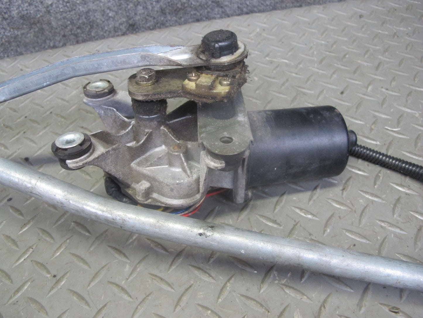 90-96 Nissan Z32 300ZX 2+0 Windshield Wiper Transmission Linkage w Motor OEM
