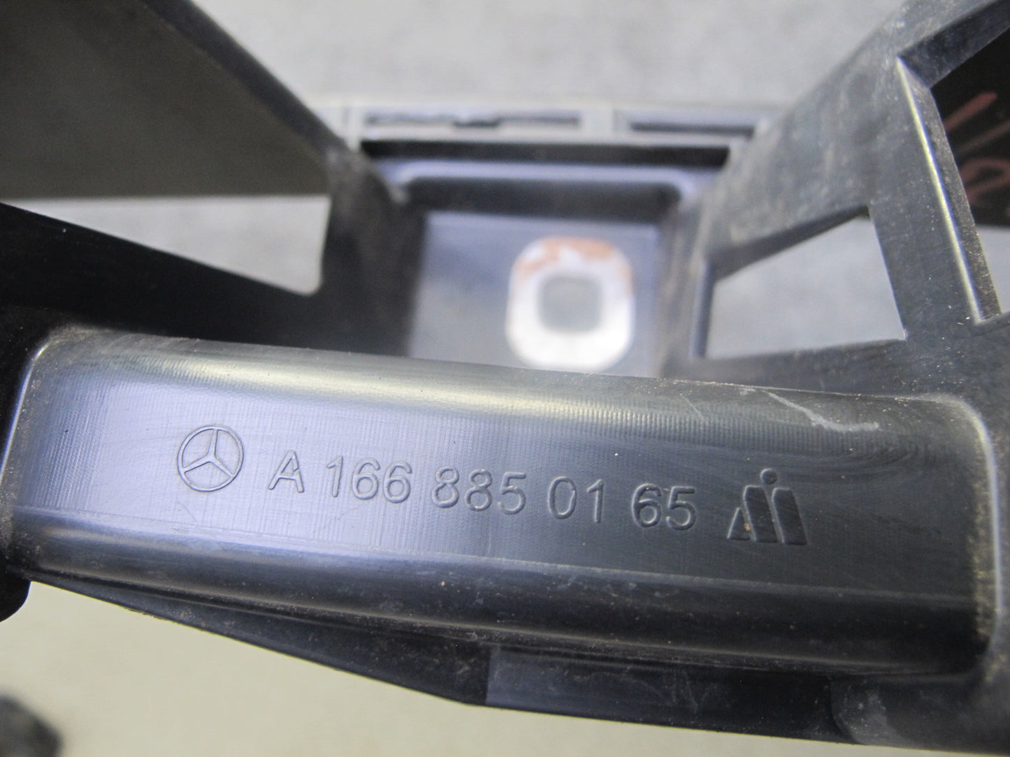 12-15 Mercedes W166 Ml-class Set of 5 Rear Bumper Mount Support Bracket OEM