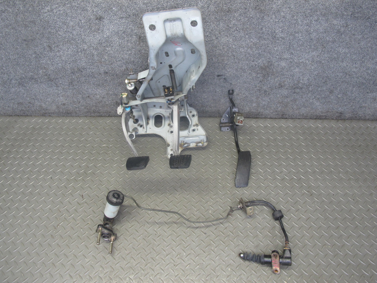 86-88 Mazda RX7 FC3S M/T Gas Accelerator Brake Clutch Pedal Cylinder Set OEM