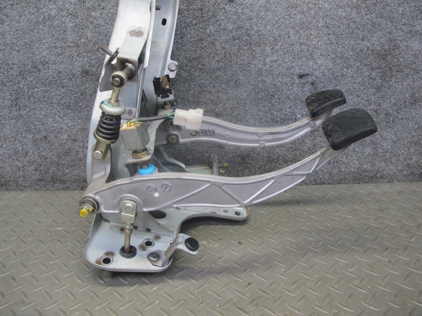 86-88 Mazda RX7 FC3S M/T Gas Accelerator Brake Clutch Pedal Cylinder Set OEM