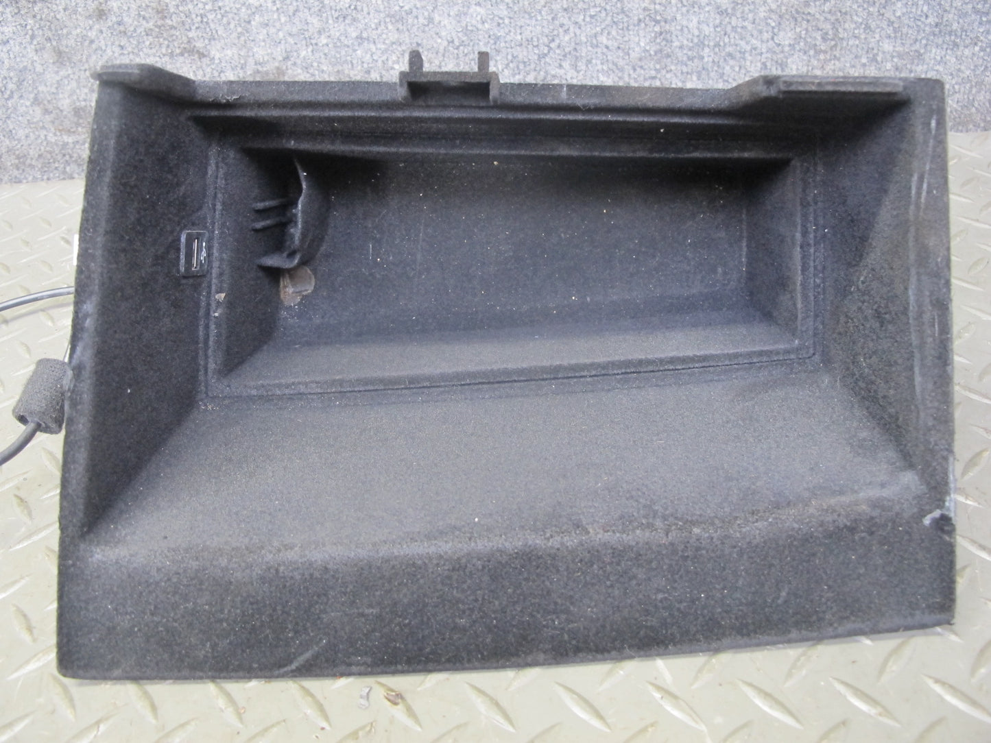 2008-2014 BMW E71 E72 X6 Glove Box Compartment Storage Box Housing 9211031