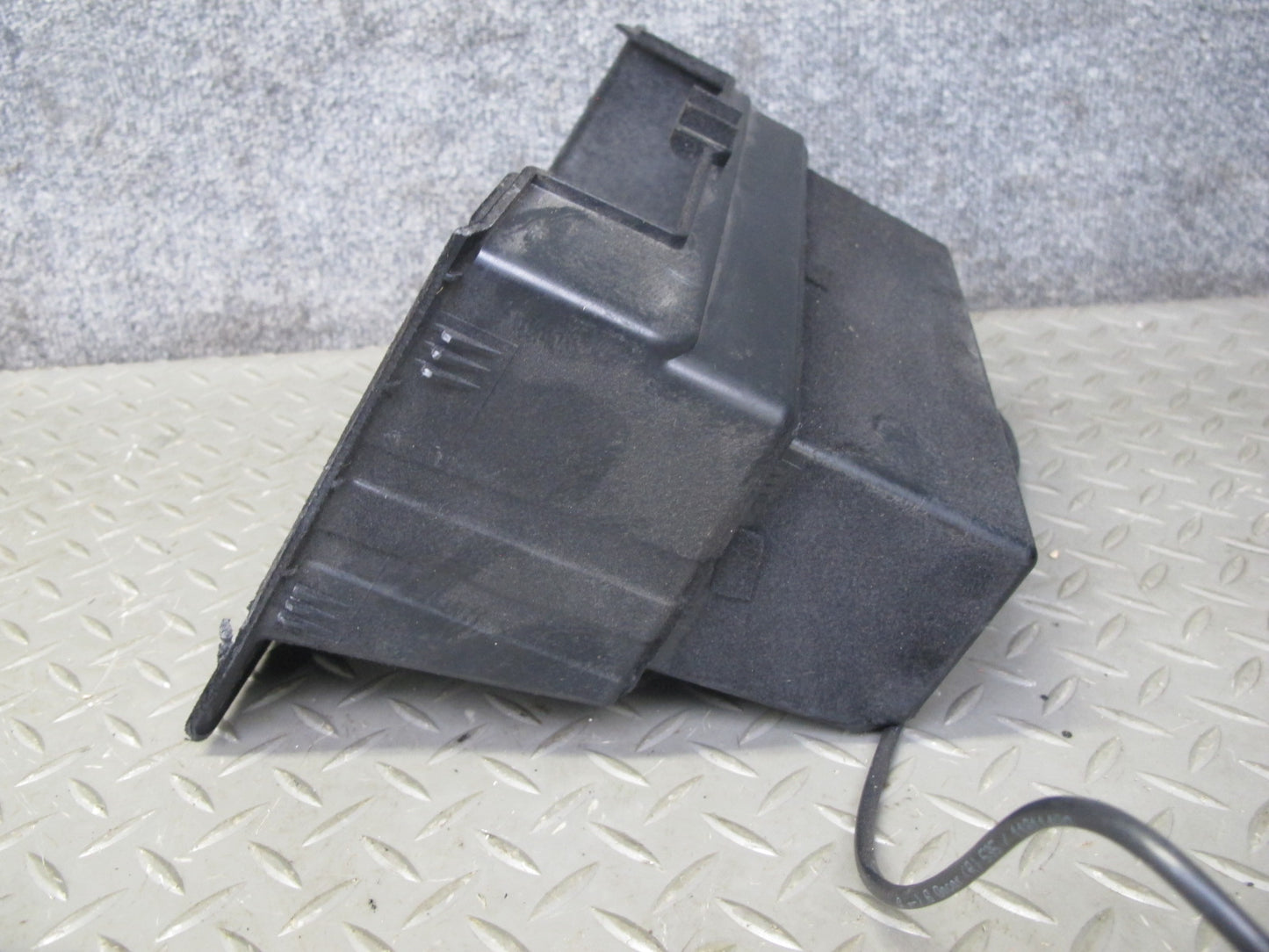 2008-2014 BMW E71 E72 X6 Glove Box Compartment Storage Box Housing 9211031