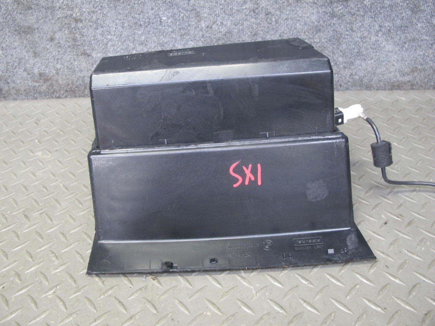 2008-2014 BMW E71 E72 X6 Glove Box Compartment Storage Box Housing 9211031