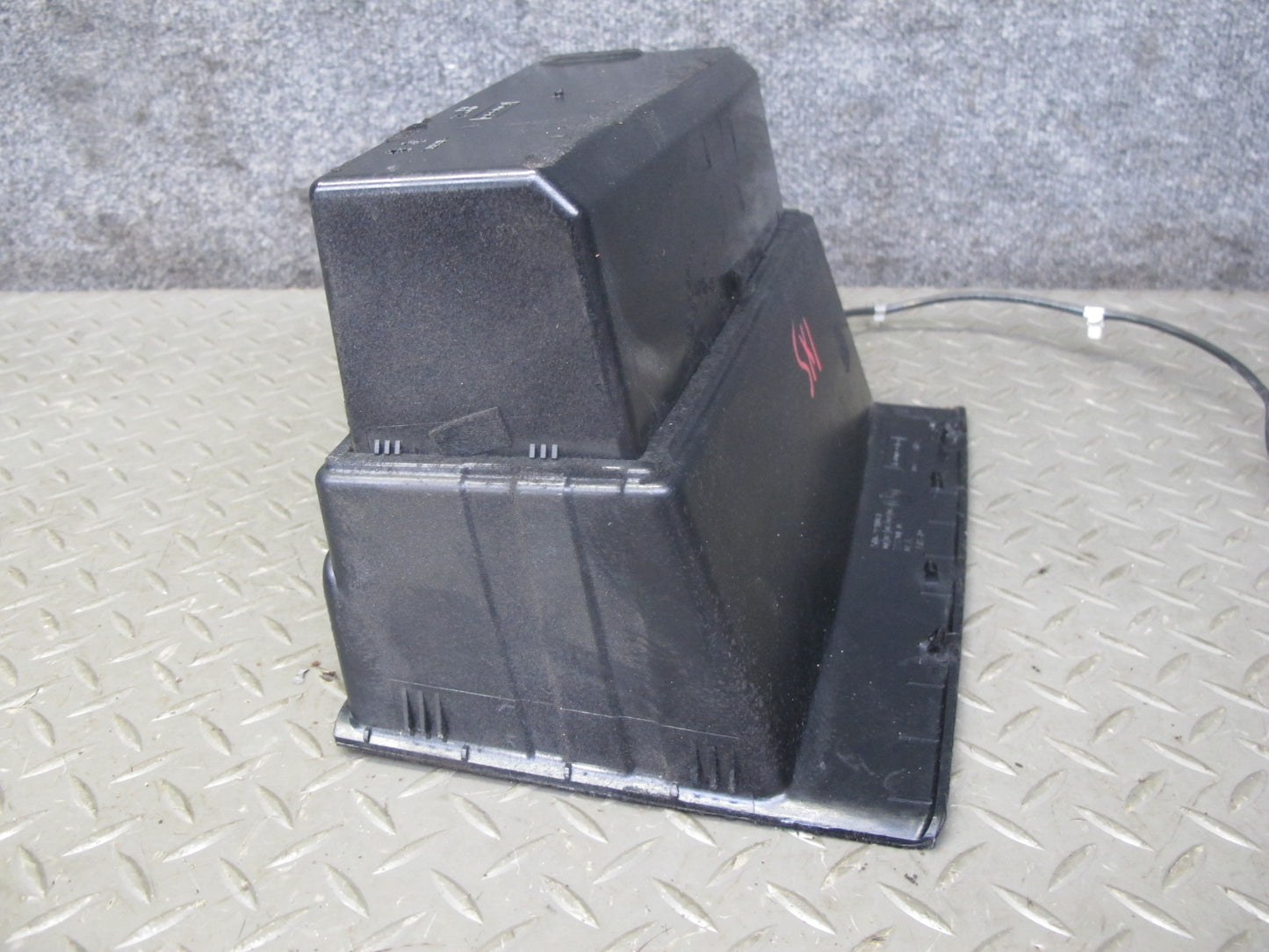 2008-2014 BMW E71 E72 X6 Glove Box Compartment Storage Box Housing 9211031