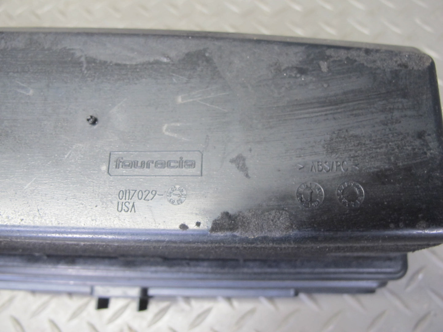 2008-2014 BMW E71 E72 X6 Glove Box Compartment Storage Box Housing 9211031