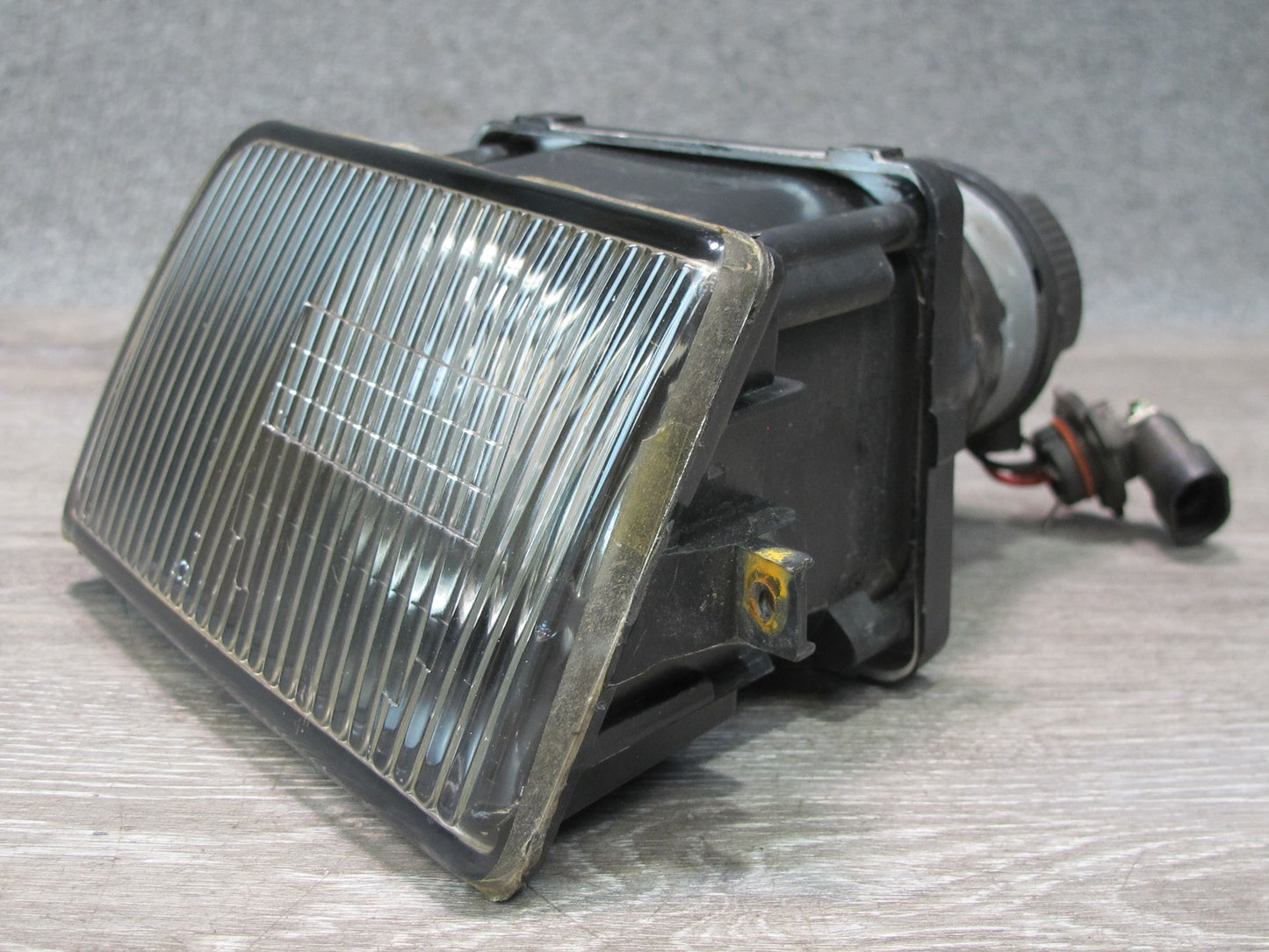 91-95 BMW E34 5-SERIES Front Left Fog Light Lamp 1384231 OEM