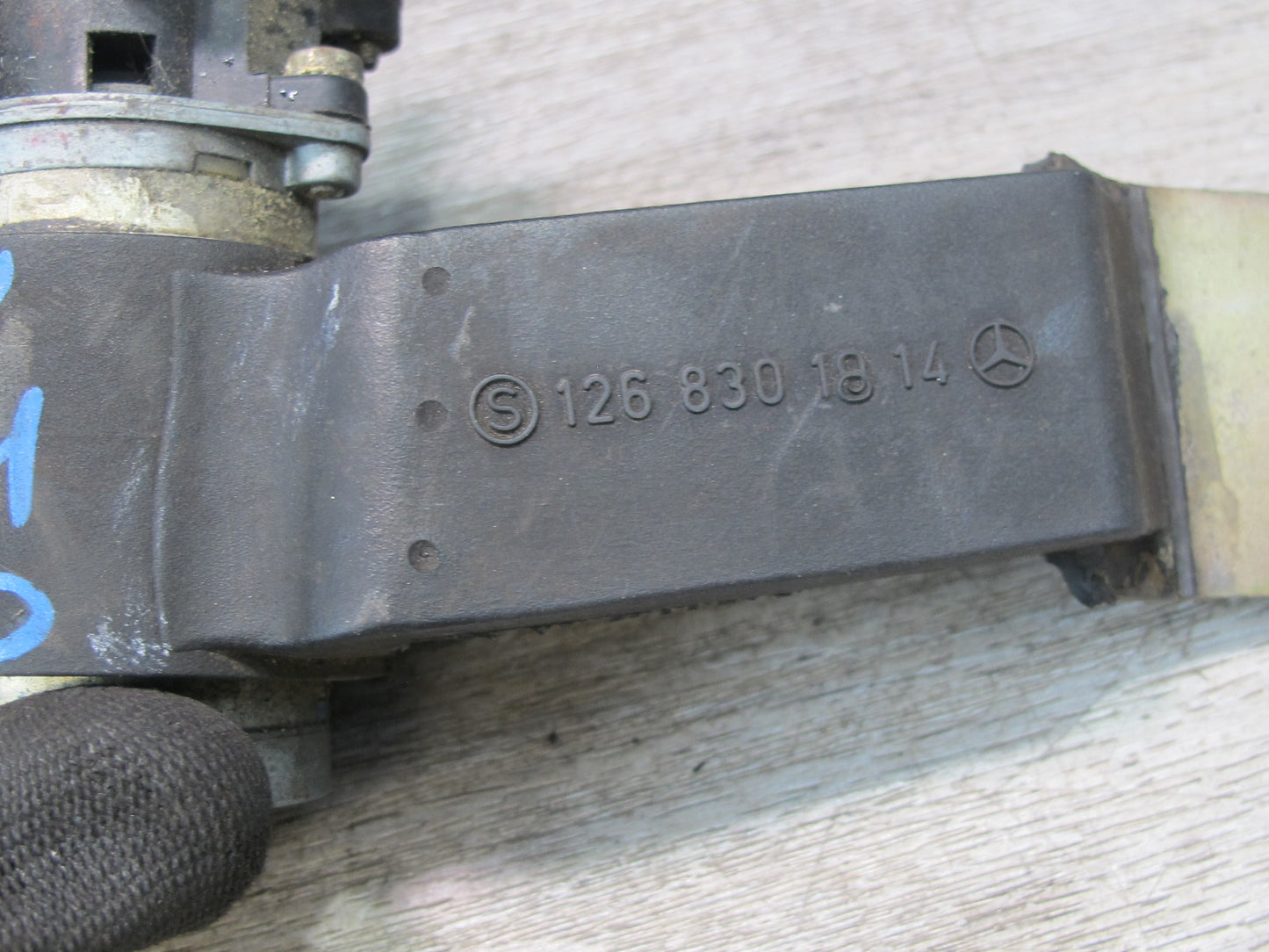 86-91 Mercedes W126 S-class Heater Control Recirculating Pump OEM