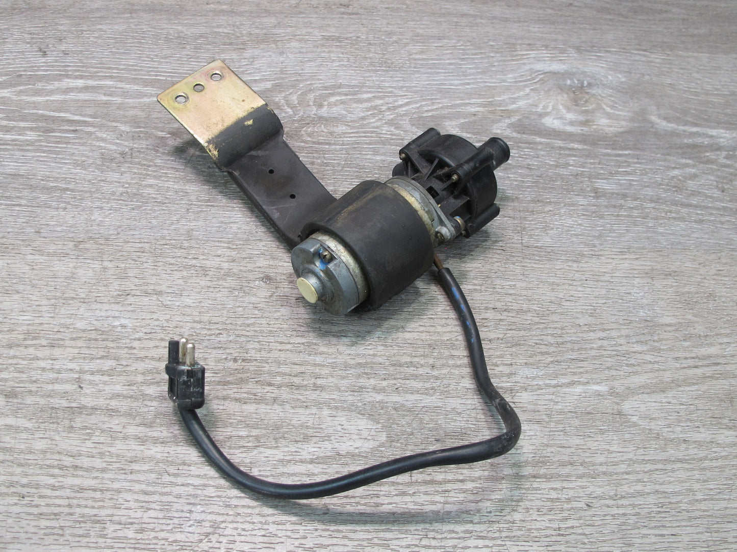 86-91 Mercedes W126 S-class Heater Control Recirculating Pump OEM