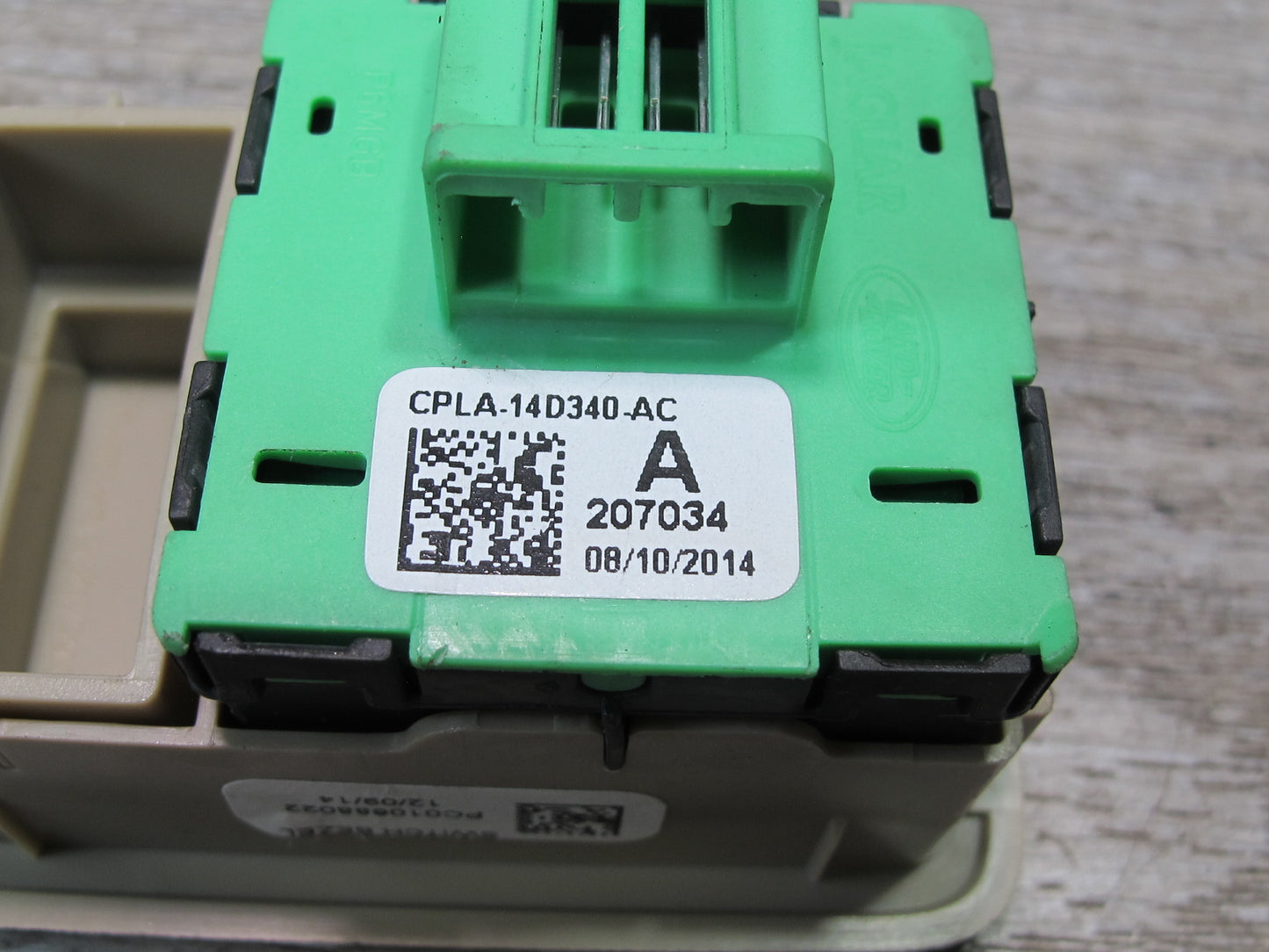 2013-2017 Land Range Rover L405 Rear Seat Fold Down Button Switch CPLA-14D340-AC