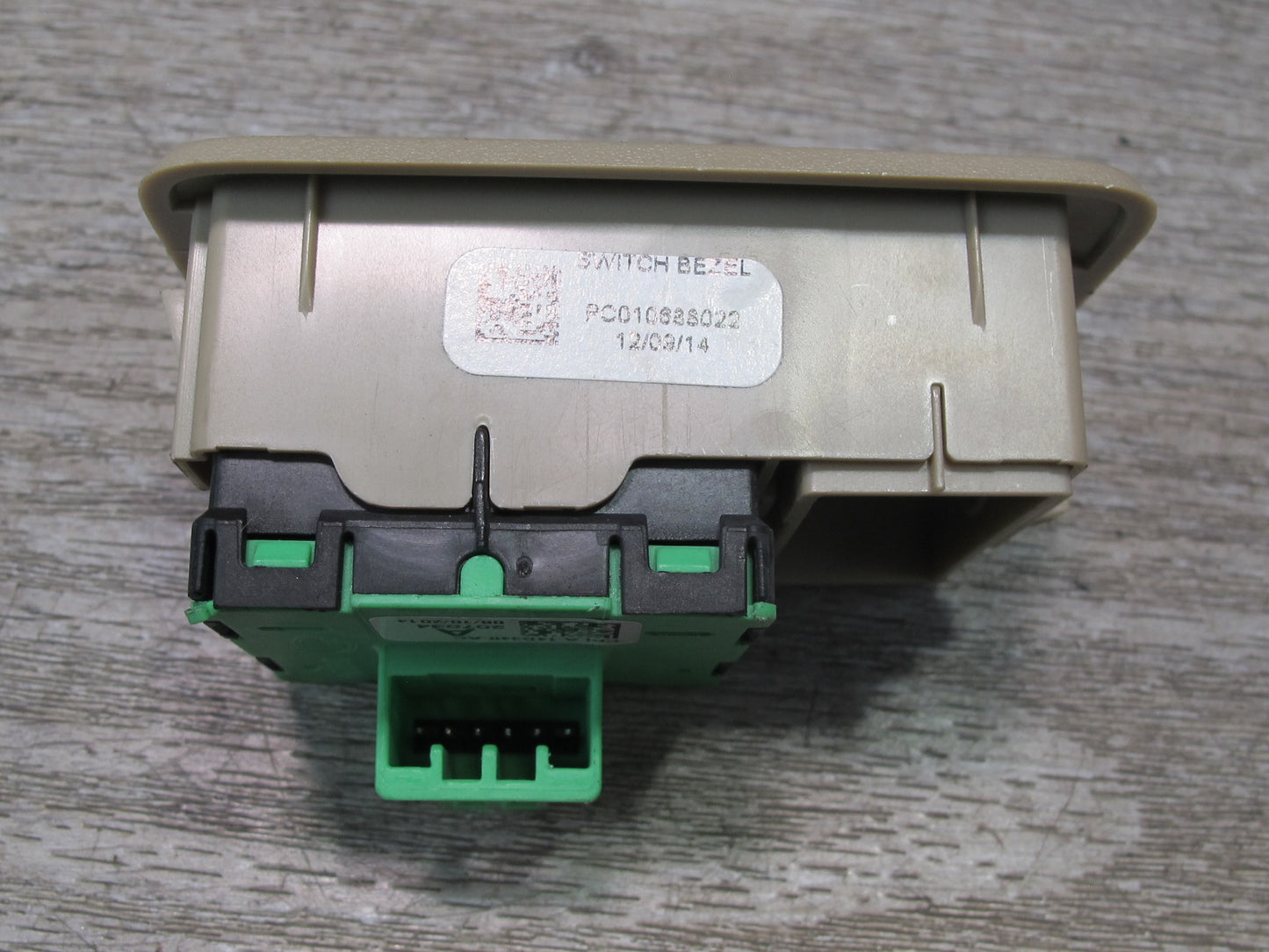 2013-2017 Land Range Rover L405 Rear Seat Fold Down Button Switch CPLA-14D340-AC